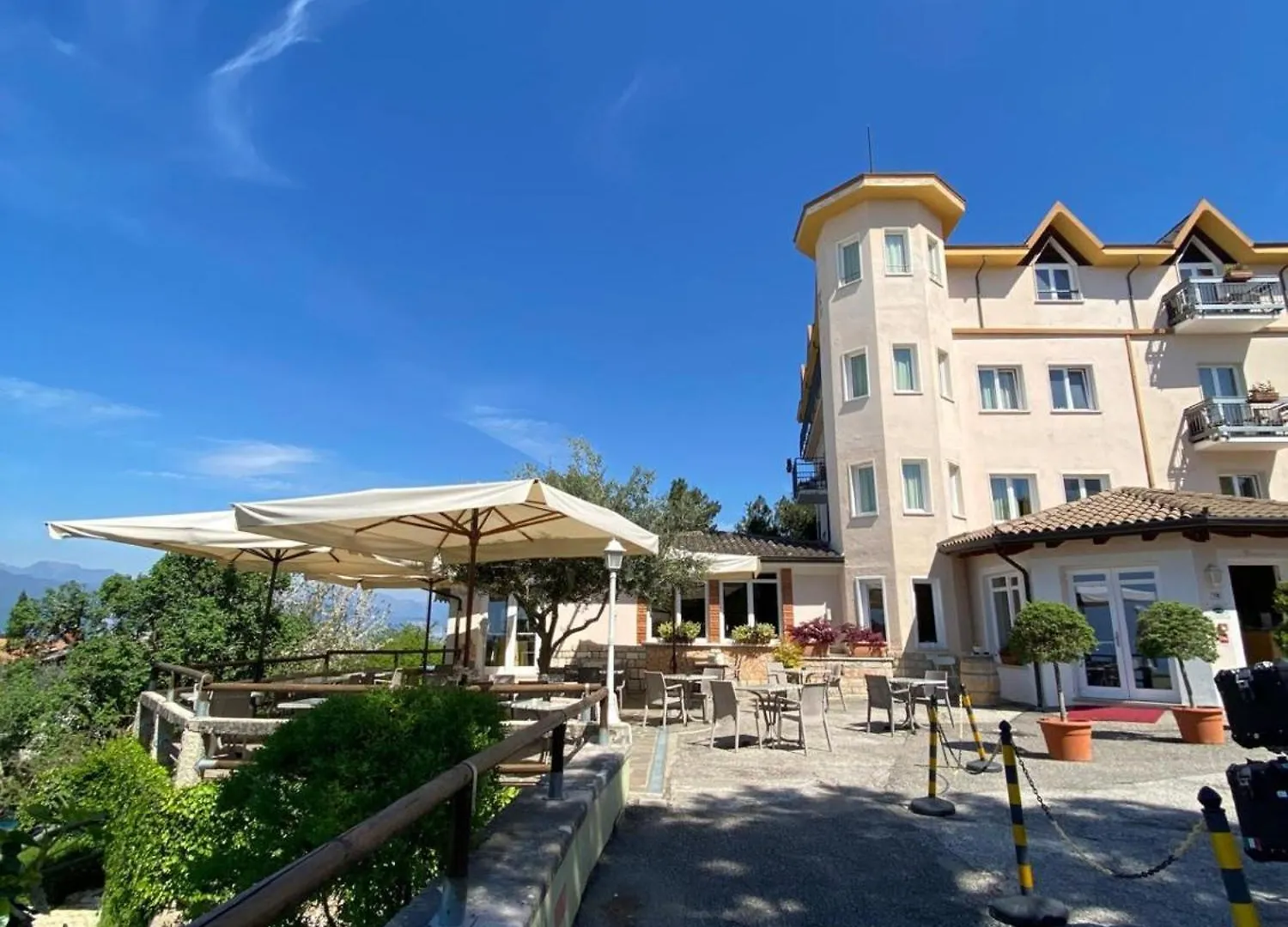 Hotel Bellavista Сан-Дзено-ди-Монтанья Италия