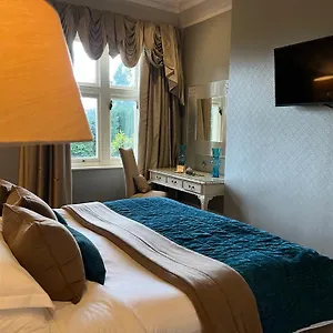 Alexander House & Utopia Turners Hill