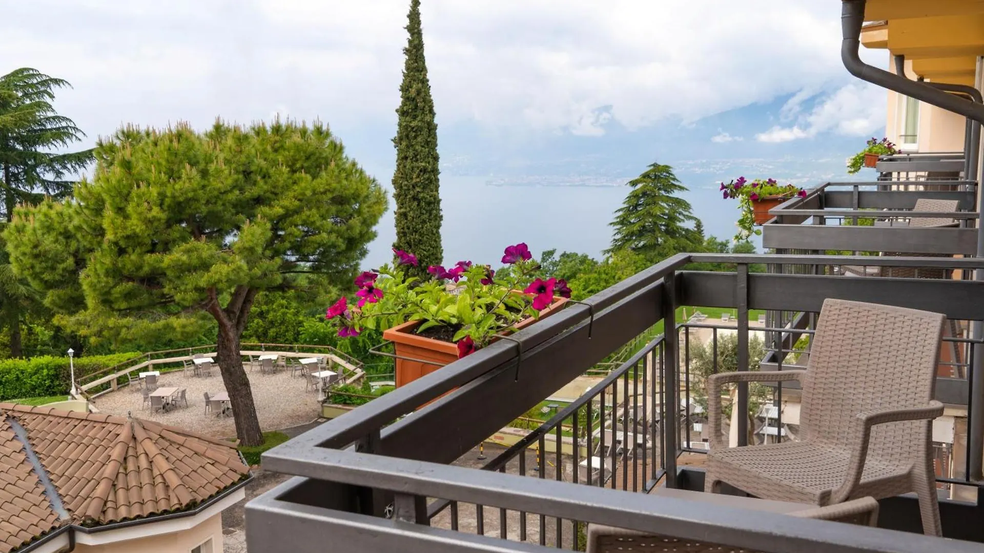 Hotel Bellavista San Zeno di Montagna 3*,  Italien